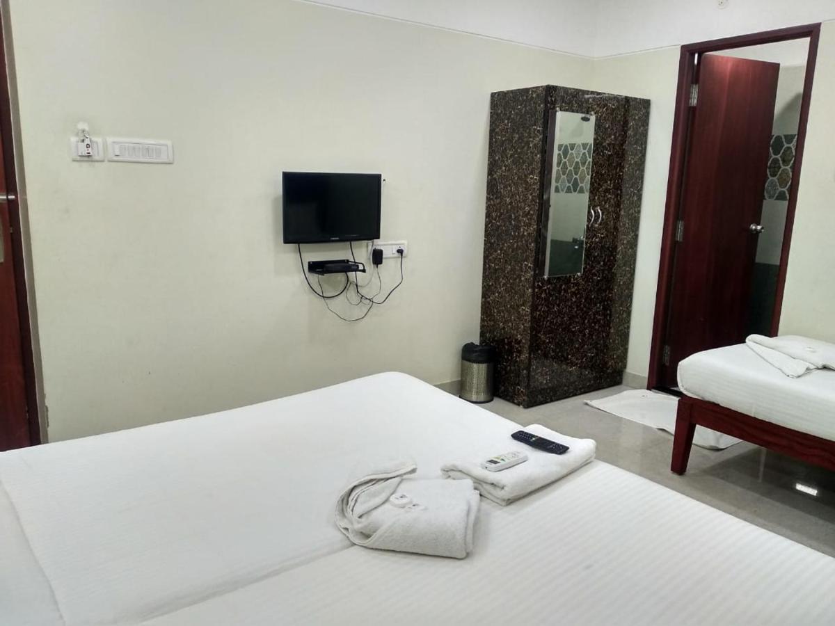 Jr Residency Hotel Chennai Eksteriør billede